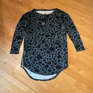 Chaser Green Cheetah print 3 quarter sleeve tunic zipper side size small m5